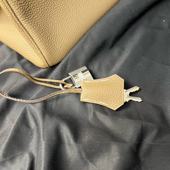 Authentic Hermes birkin25 etoupe stamp B. - Picture 16 of 16